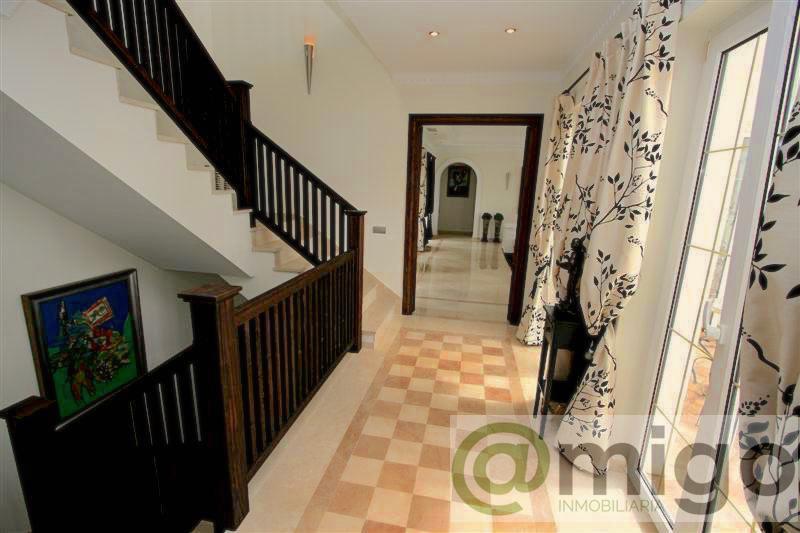 For sale of villa in Mijas