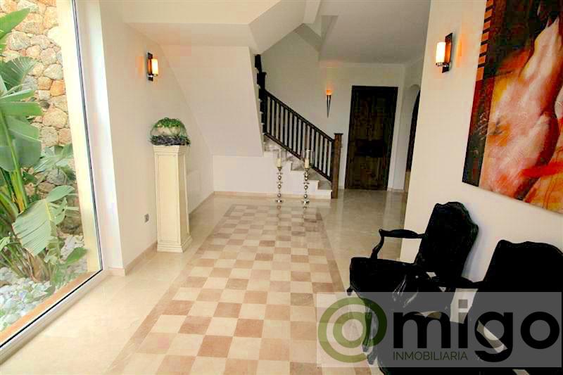 For sale of villa in Mijas