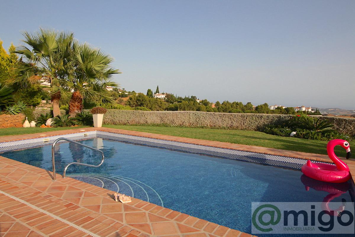 For sale of villa in Mijas