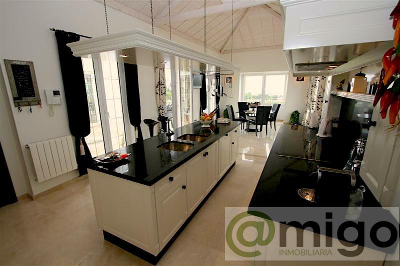For sale of villa in Mijas