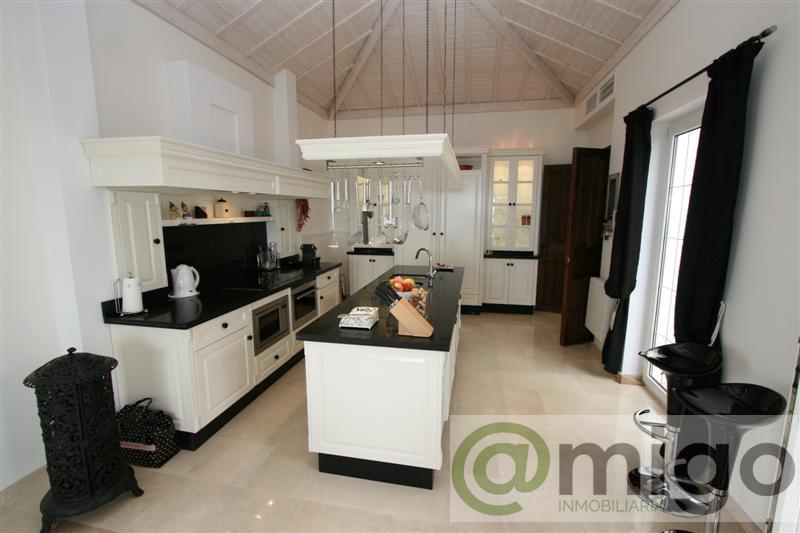 For sale of villa in Mijas