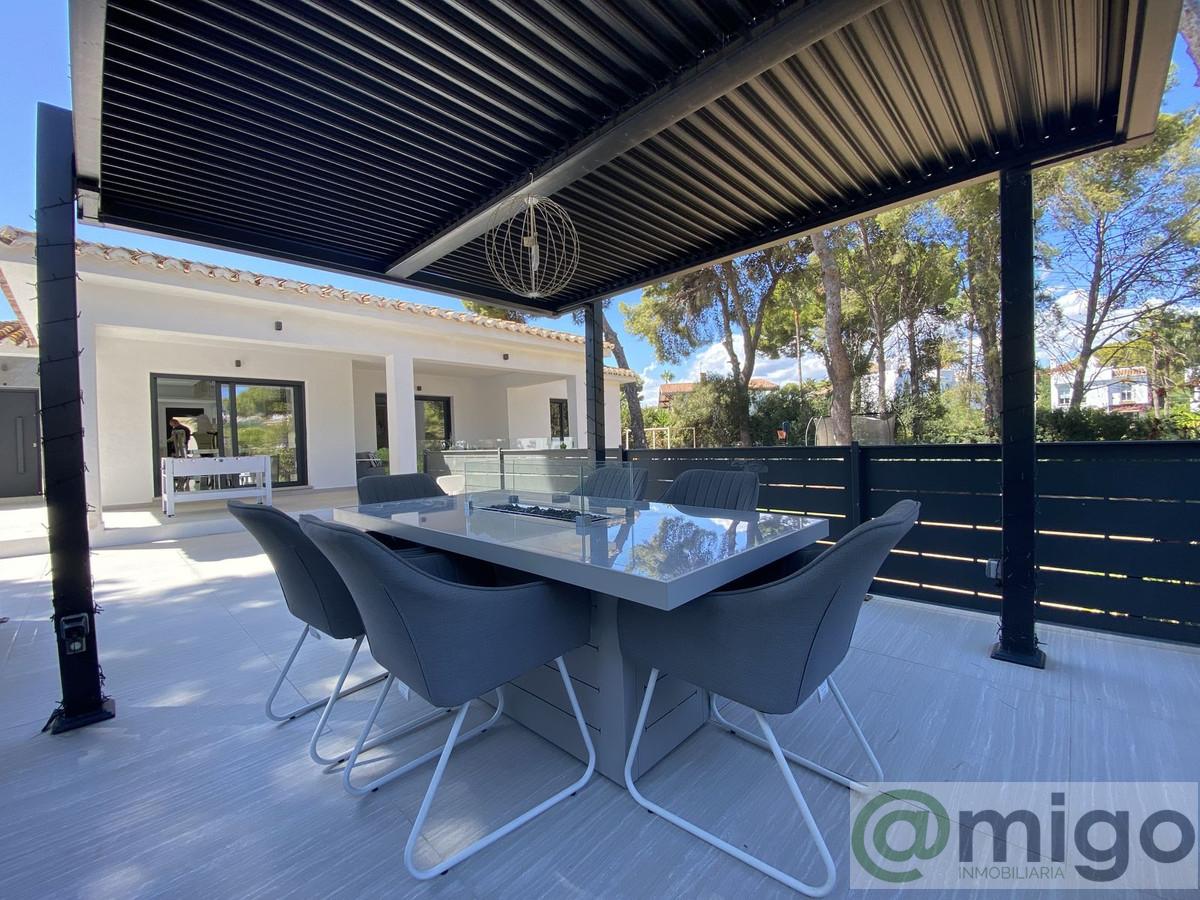 Venta de villa en Calahonda