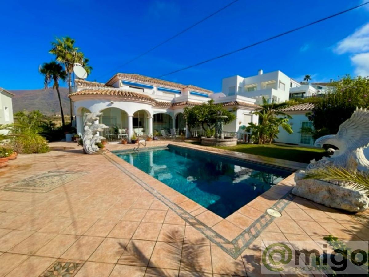 Venta de villa en Estepona