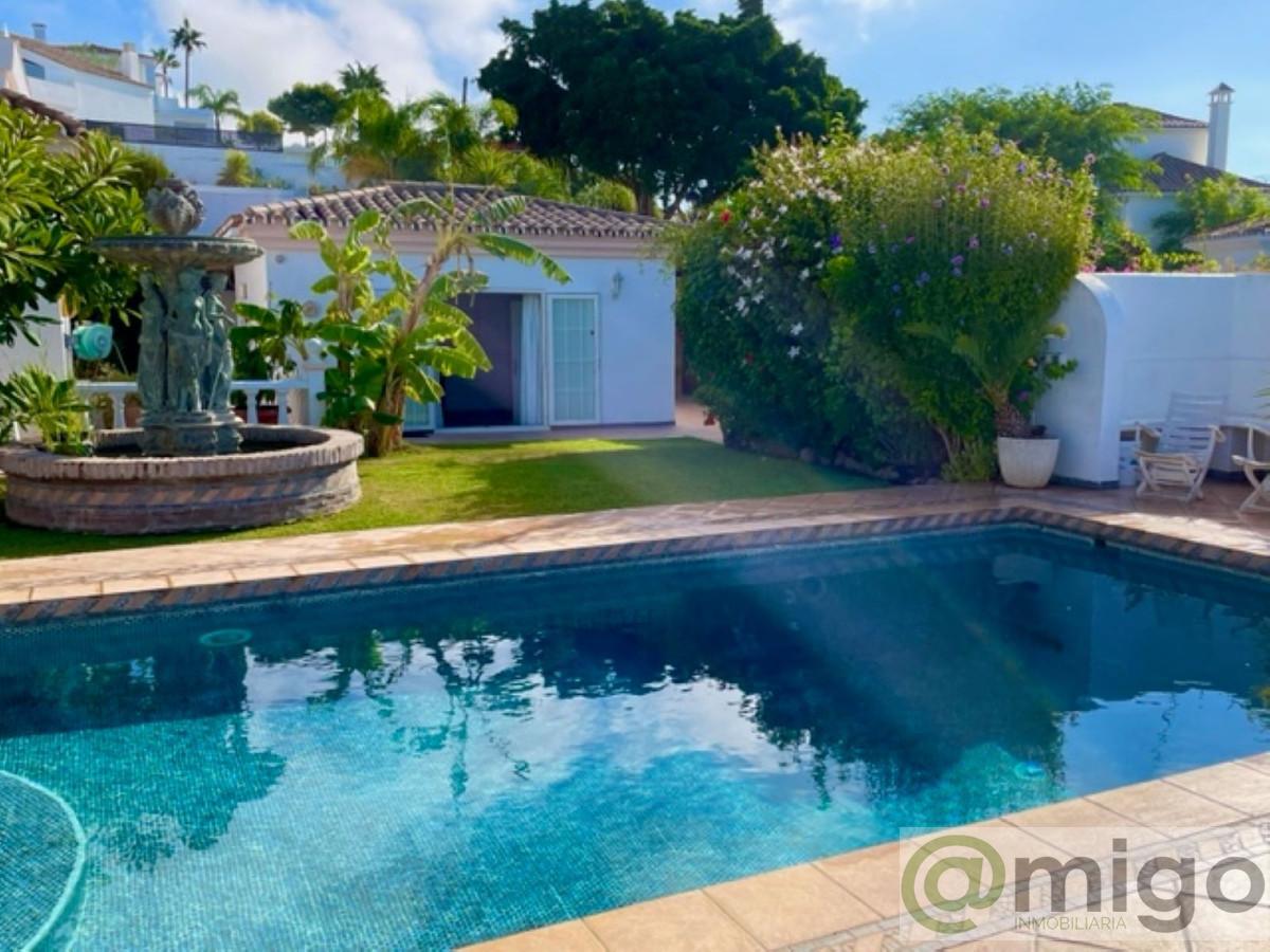 Venta de villa en Estepona
