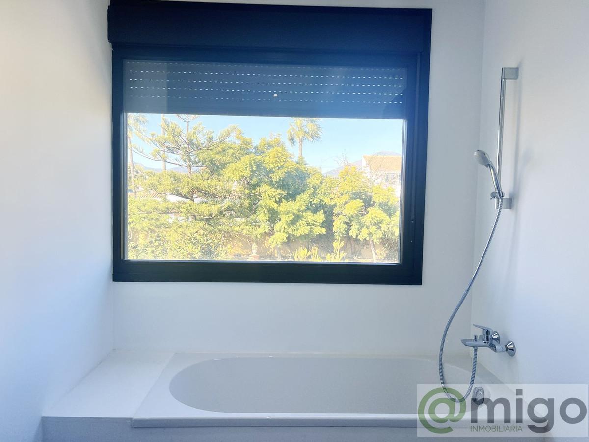 Продажа от

 Виллa на Marbella