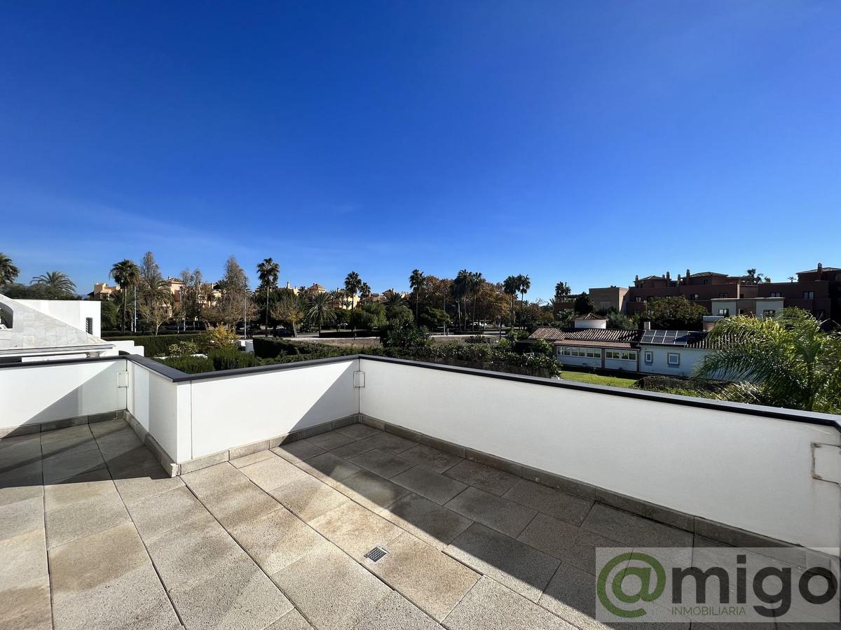 Продажа от

 Виллa на Marbella