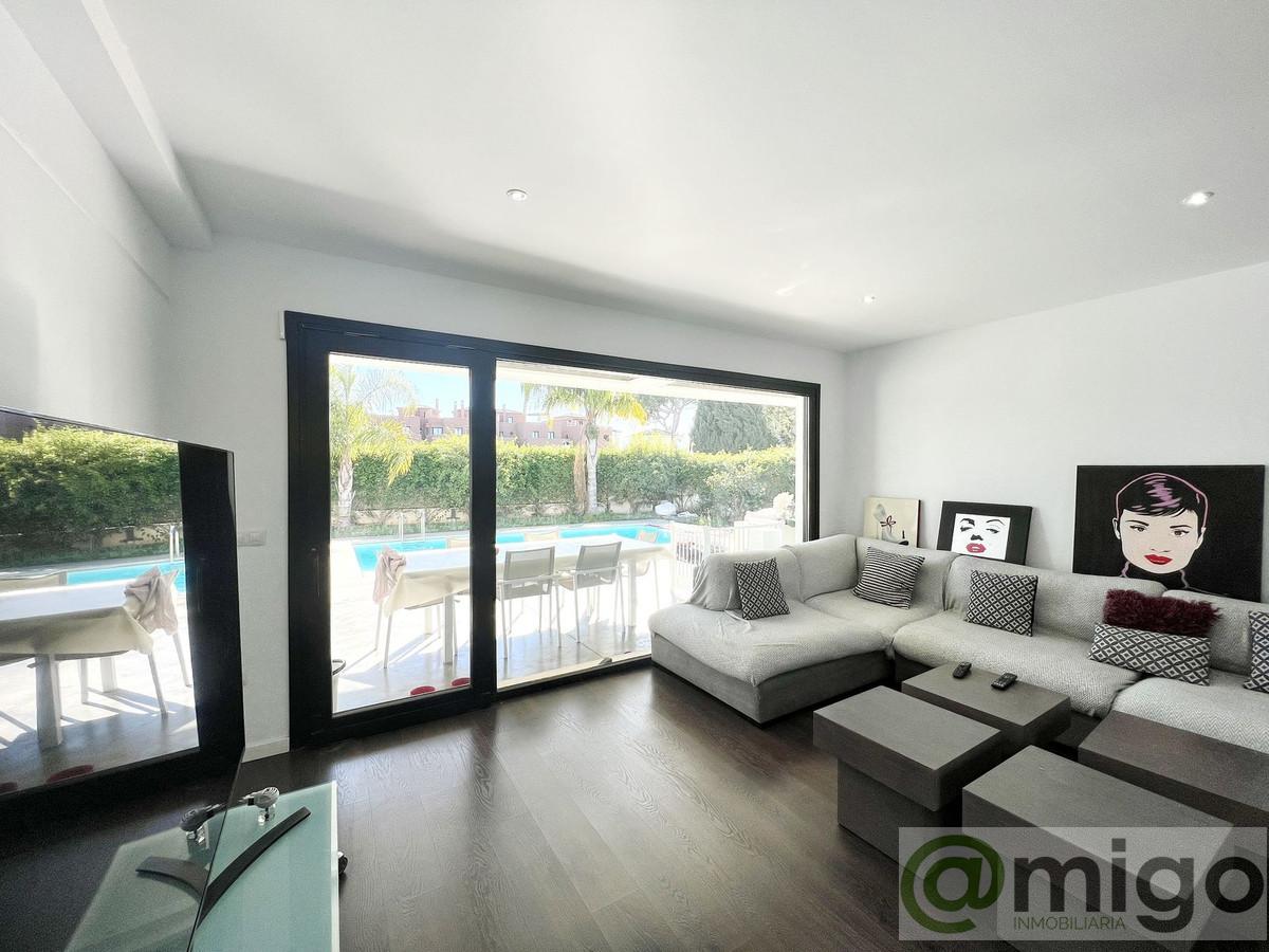 Продажа от

 Виллa на Marbella