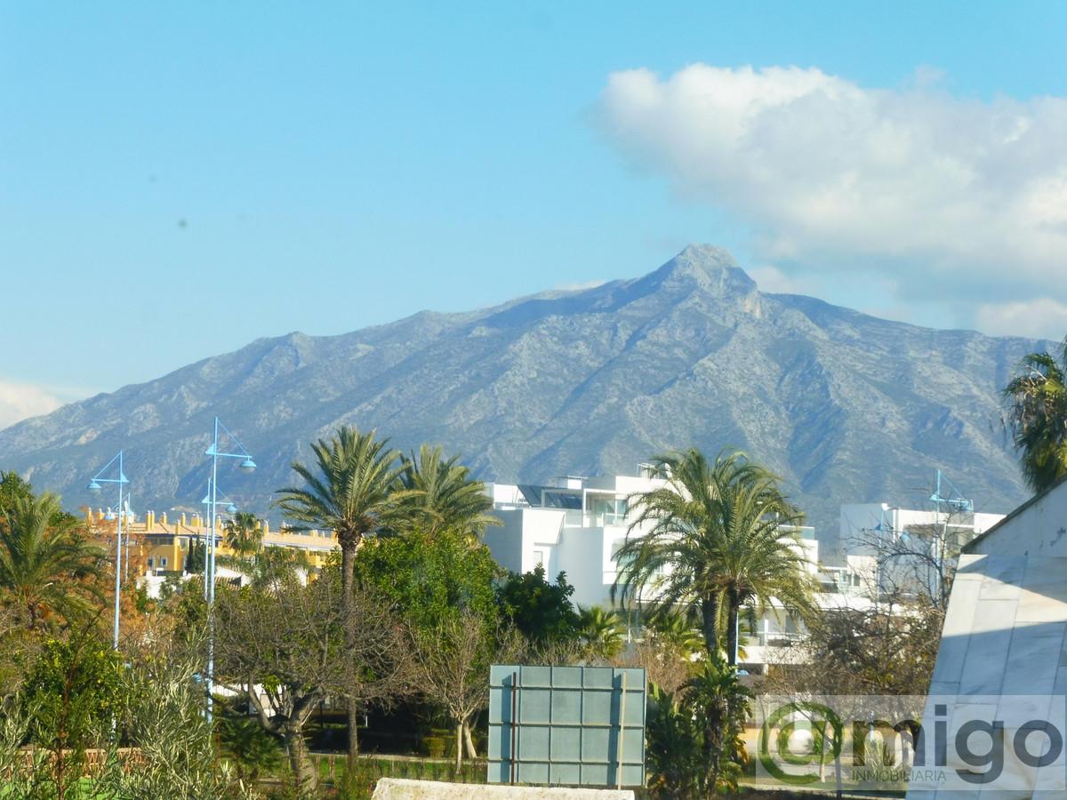 Продажа от

 Виллa на Marbella
