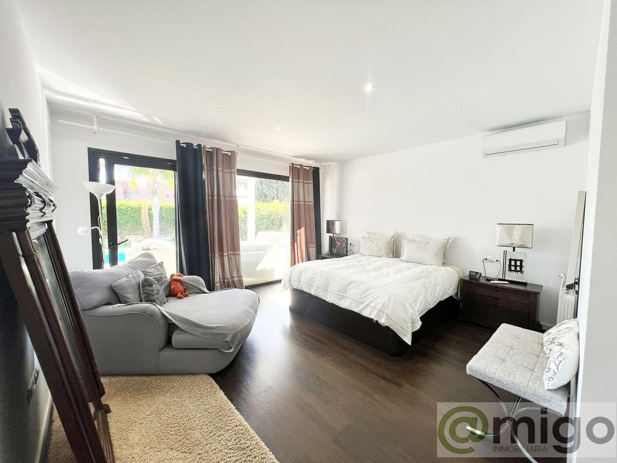 Продажа от

 Виллa на Marbella
