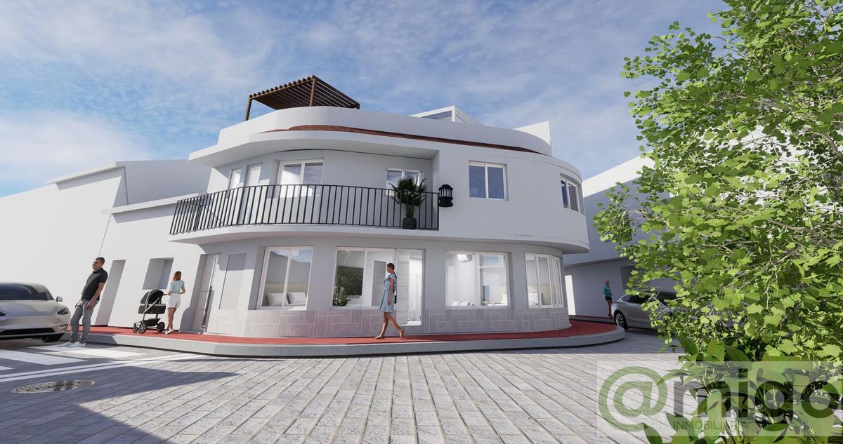 For sale of commercial in Estepona