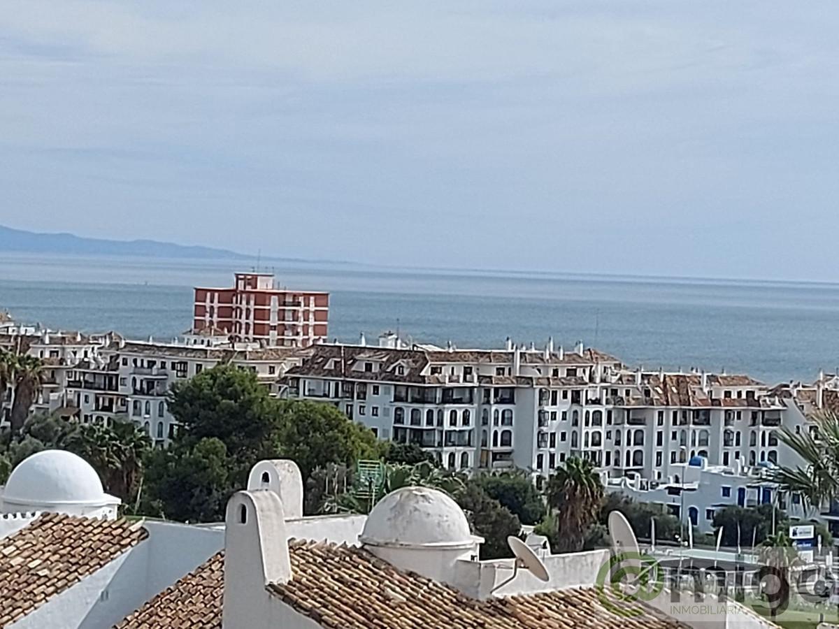 For sale of penthouse in La Duquesa