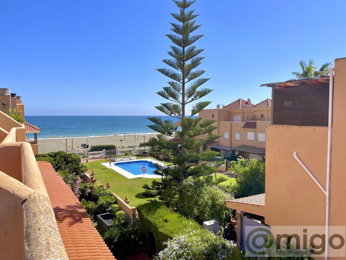 For sale of villa in Casares Playa