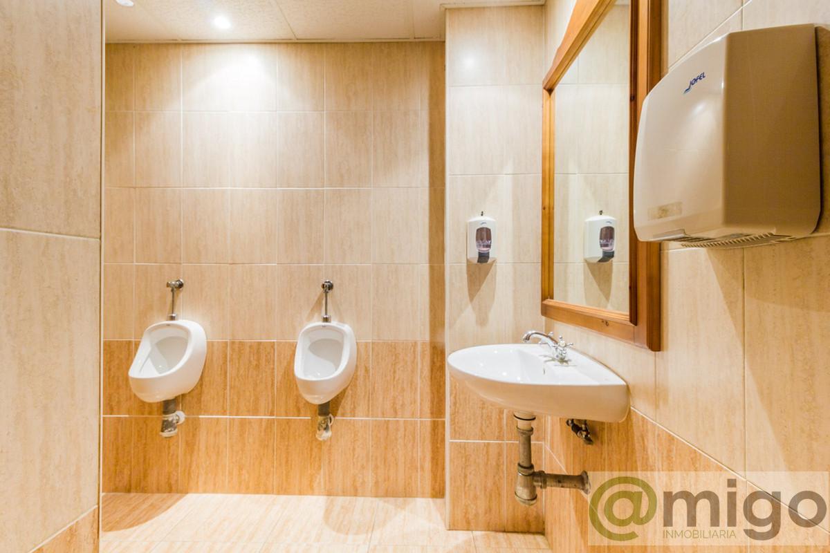 For sale of commercial in Estepona