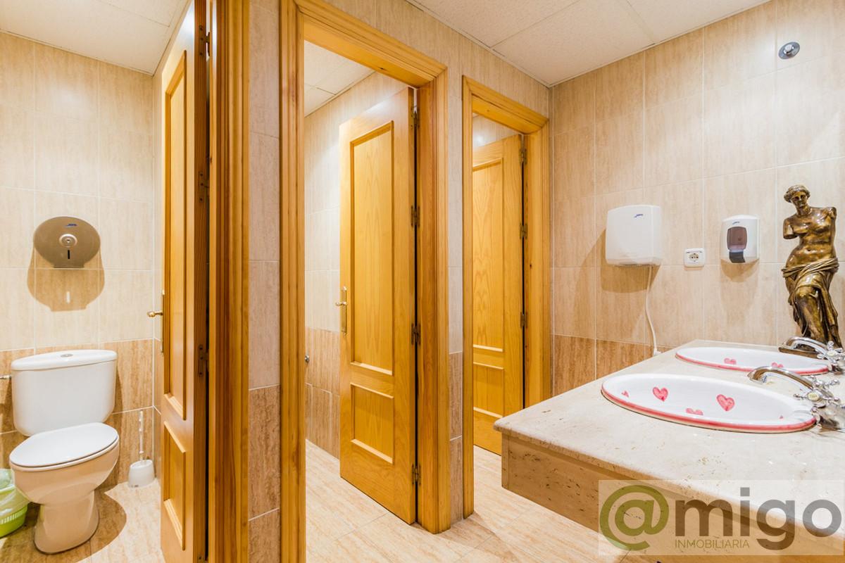 For sale of commercial in Estepona