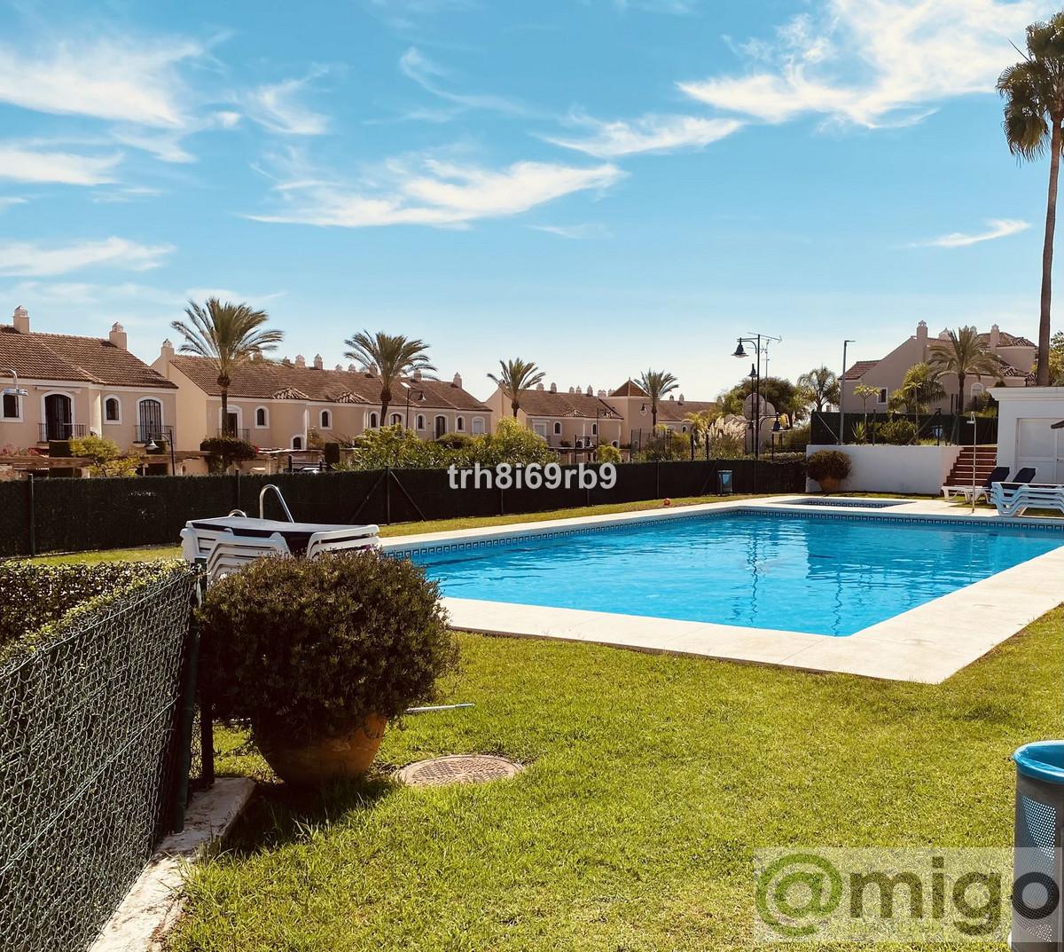 For sale of villa in El Paraiso