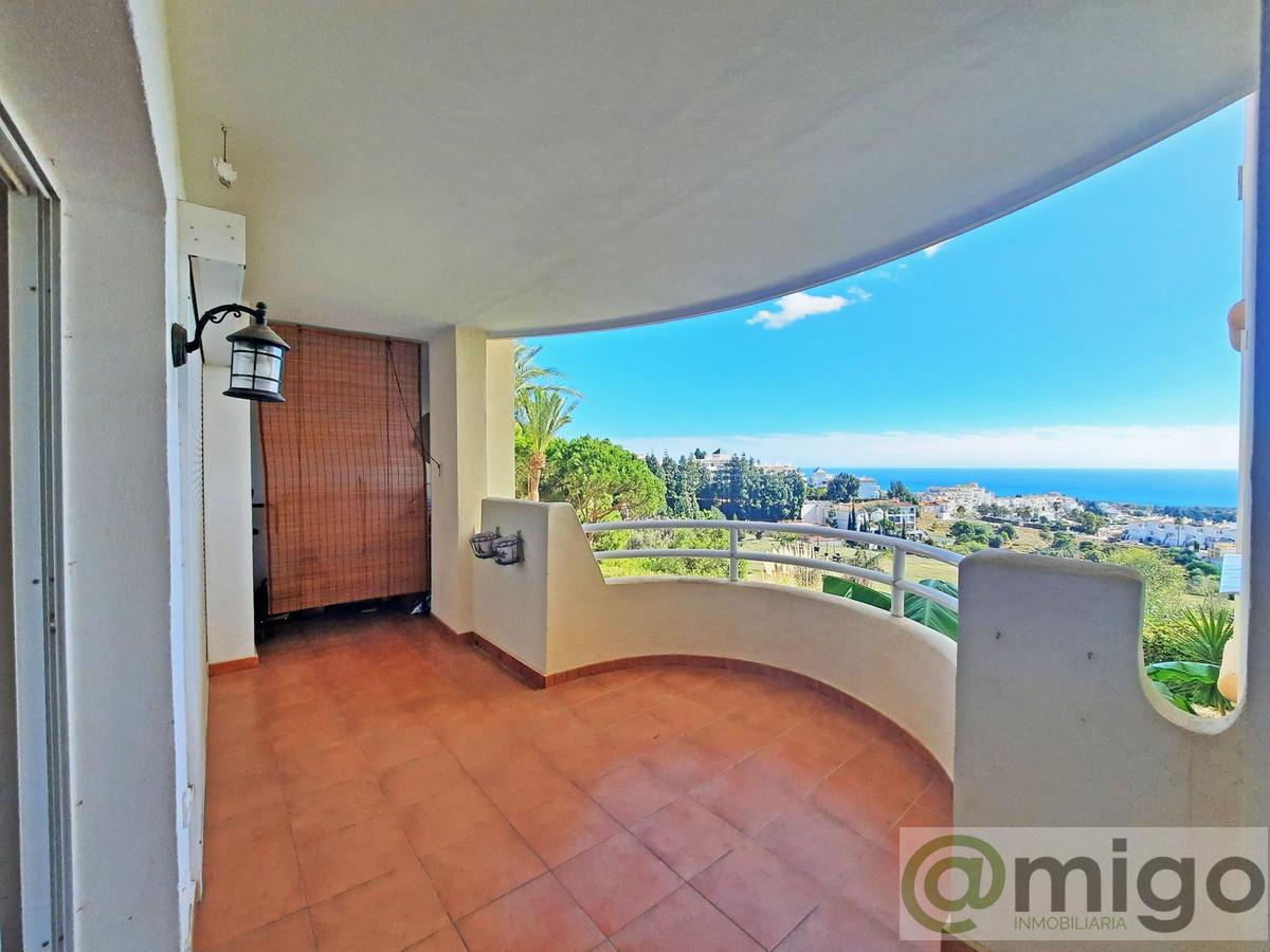 For sale of apartment in Calahonda
