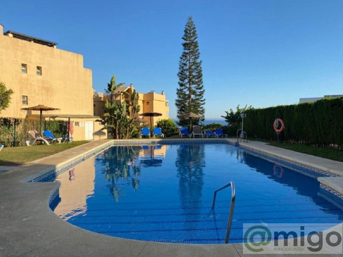 For sale of apartment in Calahonda