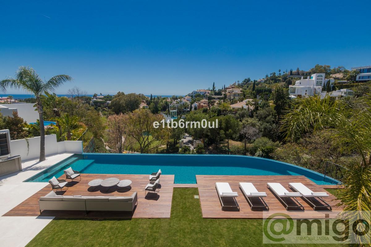 Продажа от

 Виллa на Marbella