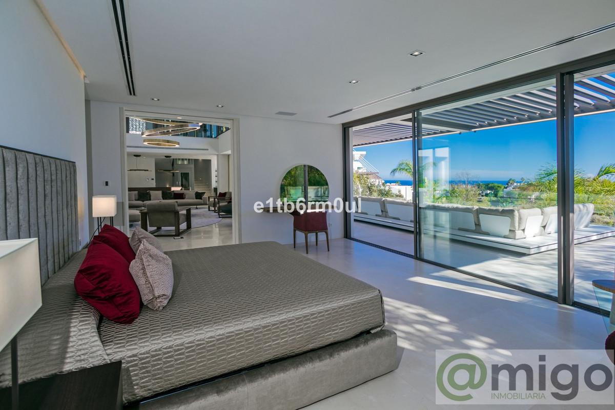 Продажа от

 Виллa на Marbella