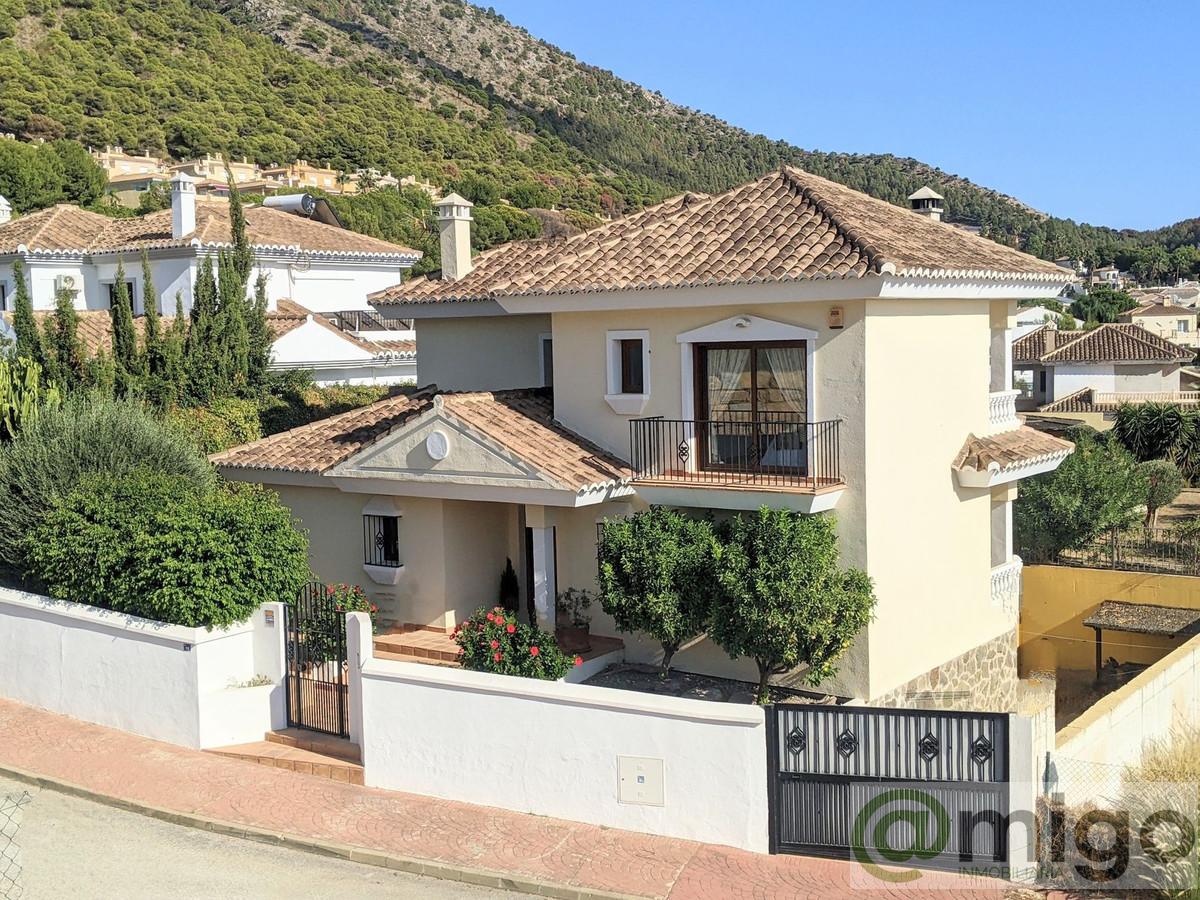 For sale of villa in Mijas