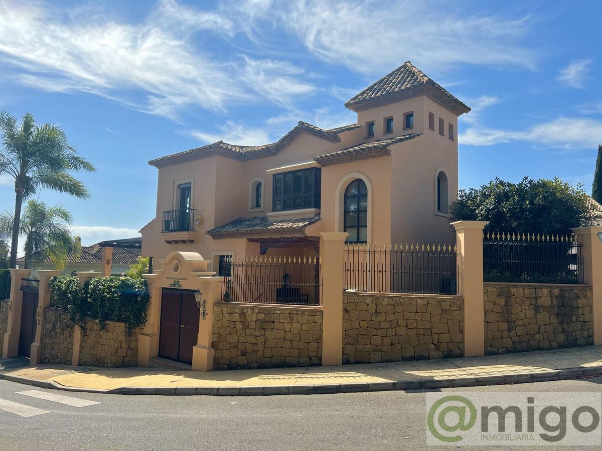 For sale of villa in Marbella