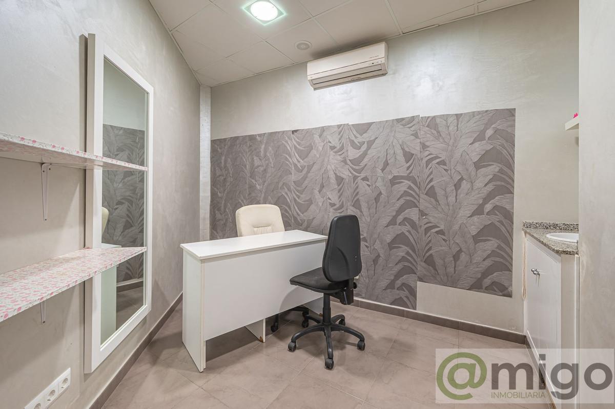 Venta de local en Estepona