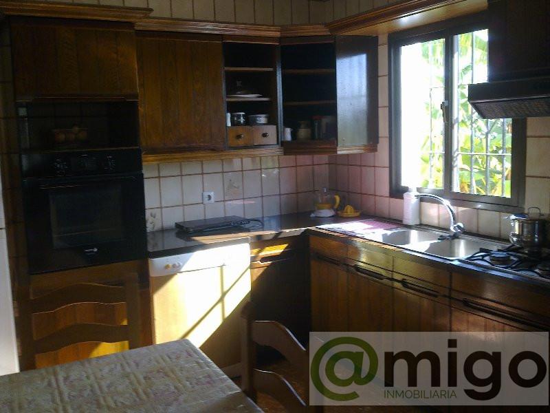 For sale of villa in Estepona