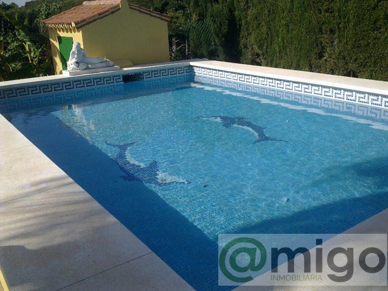 For sale of villa in Estepona