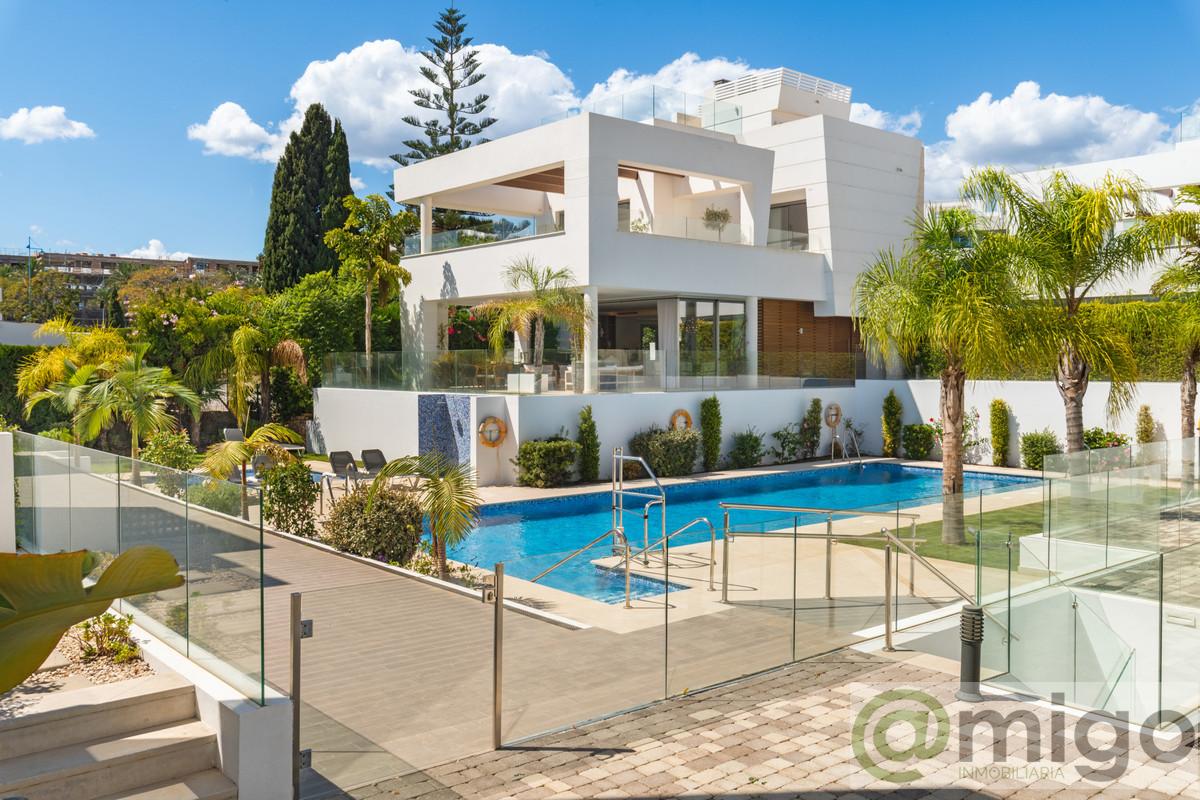Продажа от

 Виллa на Marbella