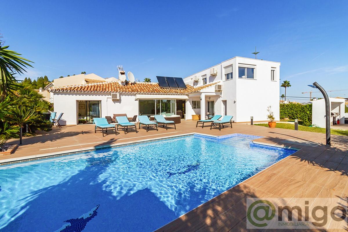 Продажа от

 Виллa на Mijas Costa