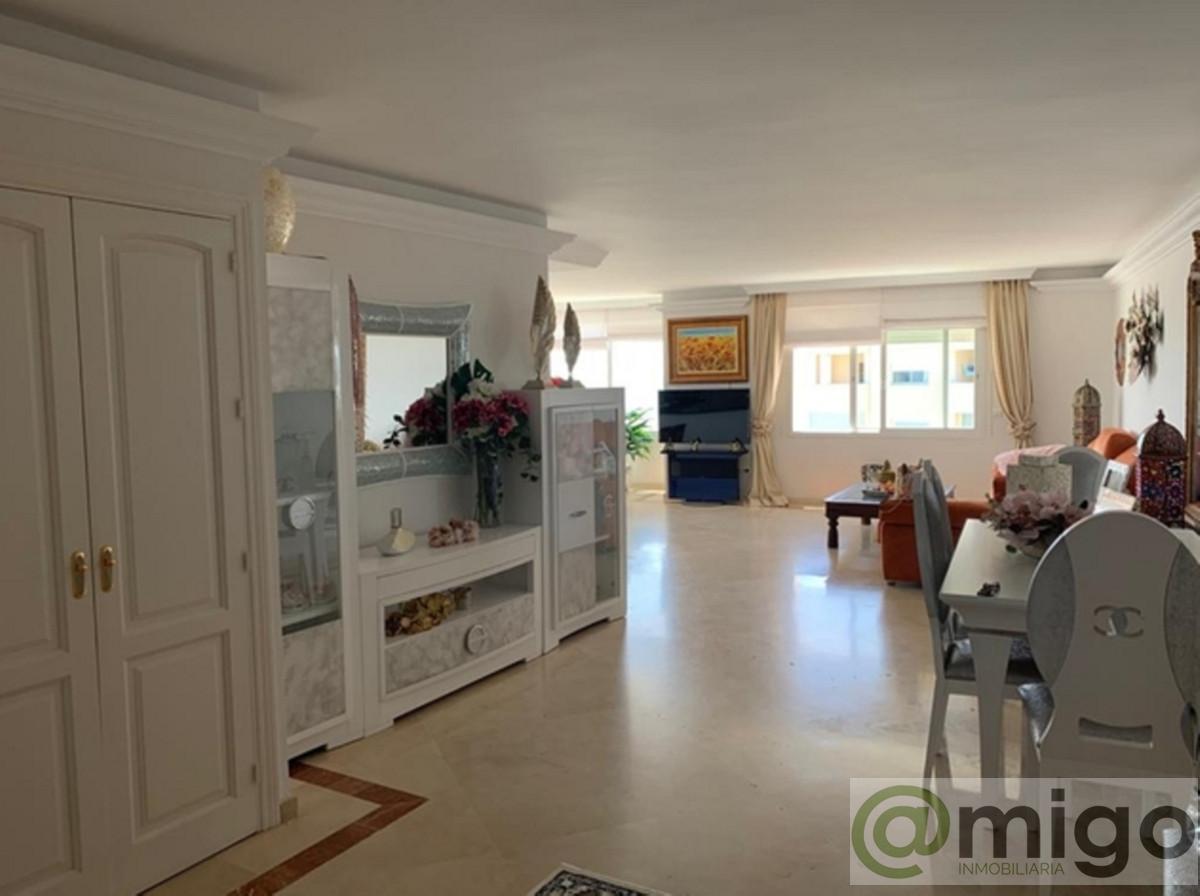 Venta de Ático en Estepona