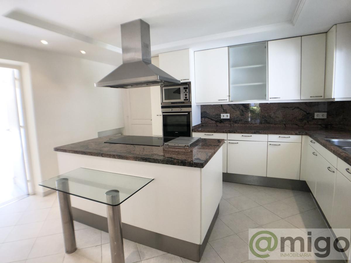 For sale of villa in Marbella