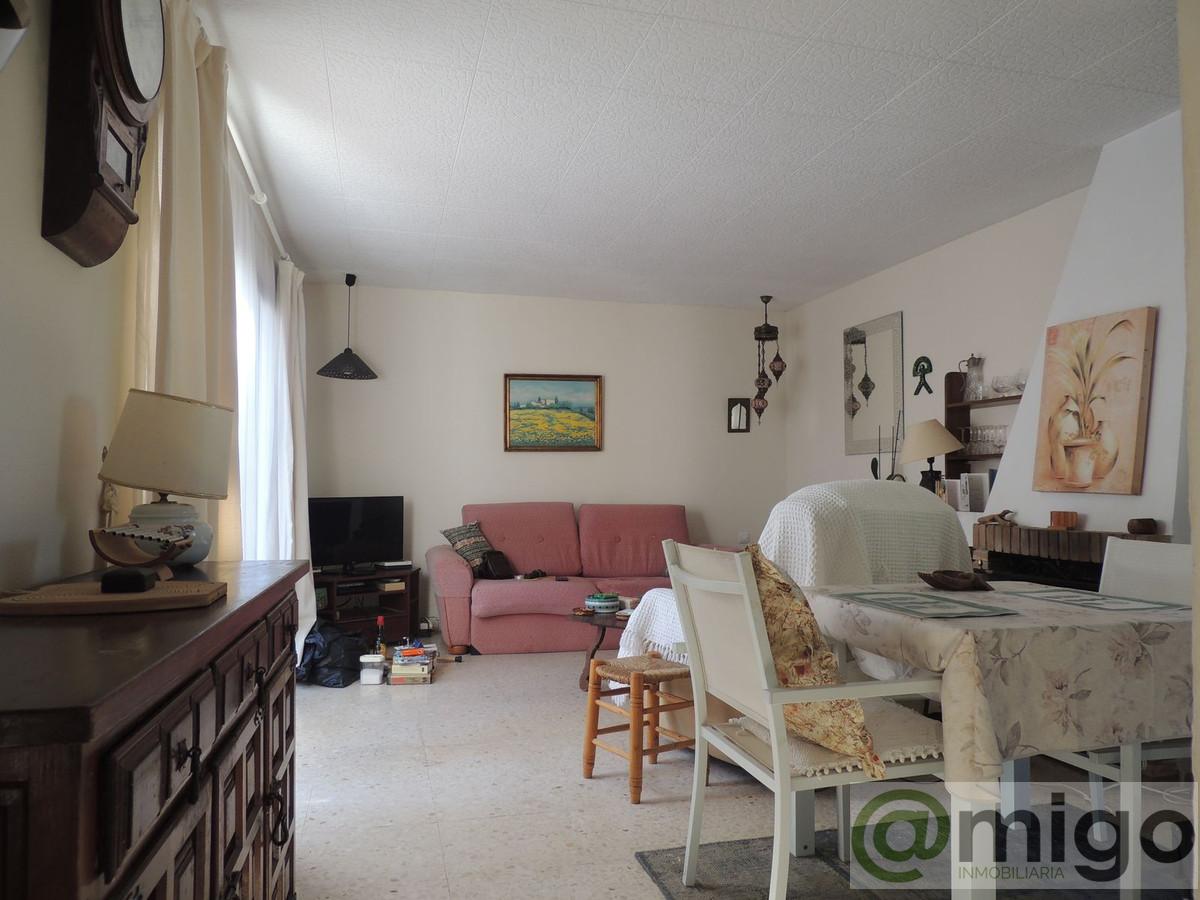For sale of villa in Calahonda