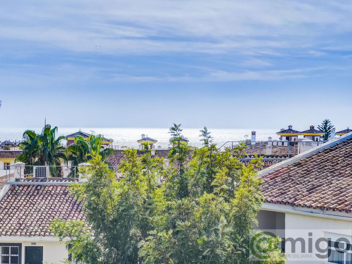 For sale of apartment in Calahonda