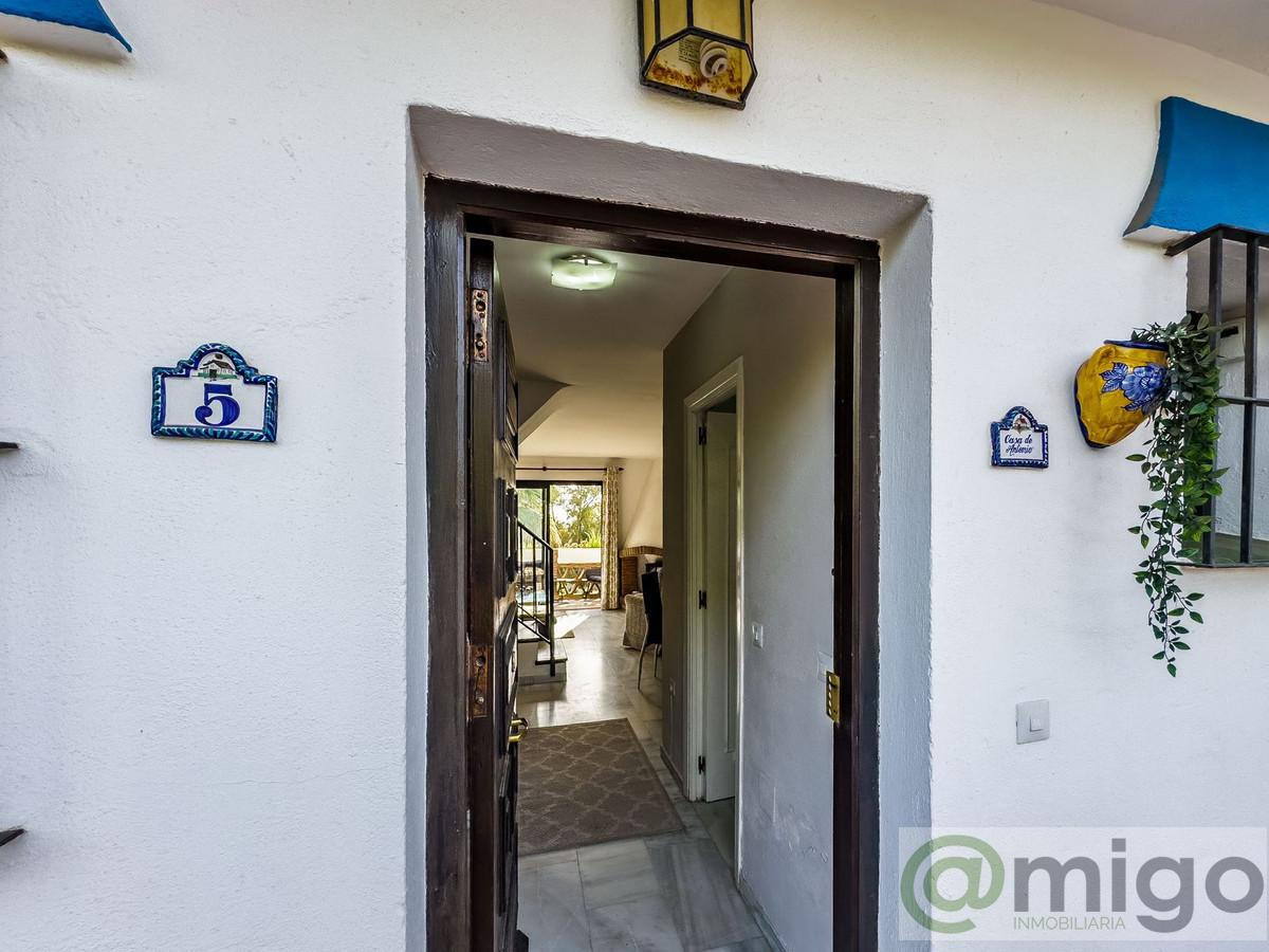 For sale of apartment in Calahonda