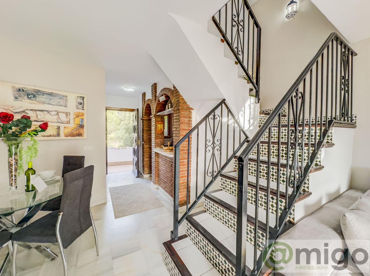 For sale of apartment in Calahonda