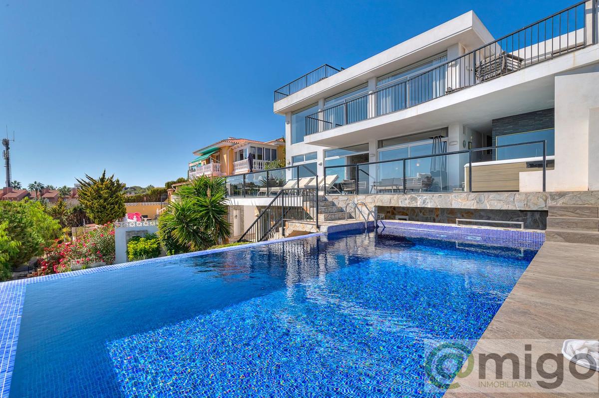 For sale of villa in Mijas Costa