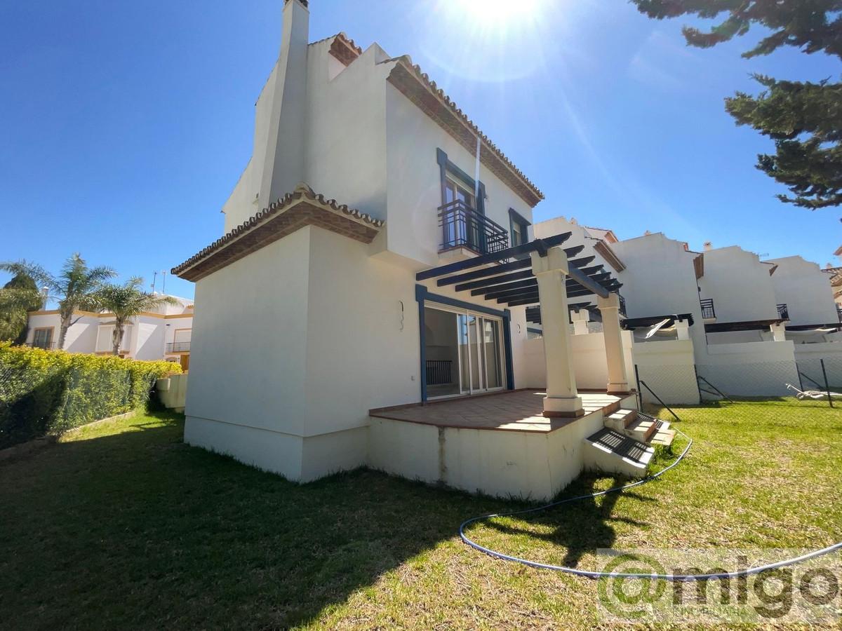 For sale of villa in Estepona