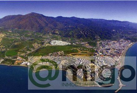 For sale of villa in Estepona