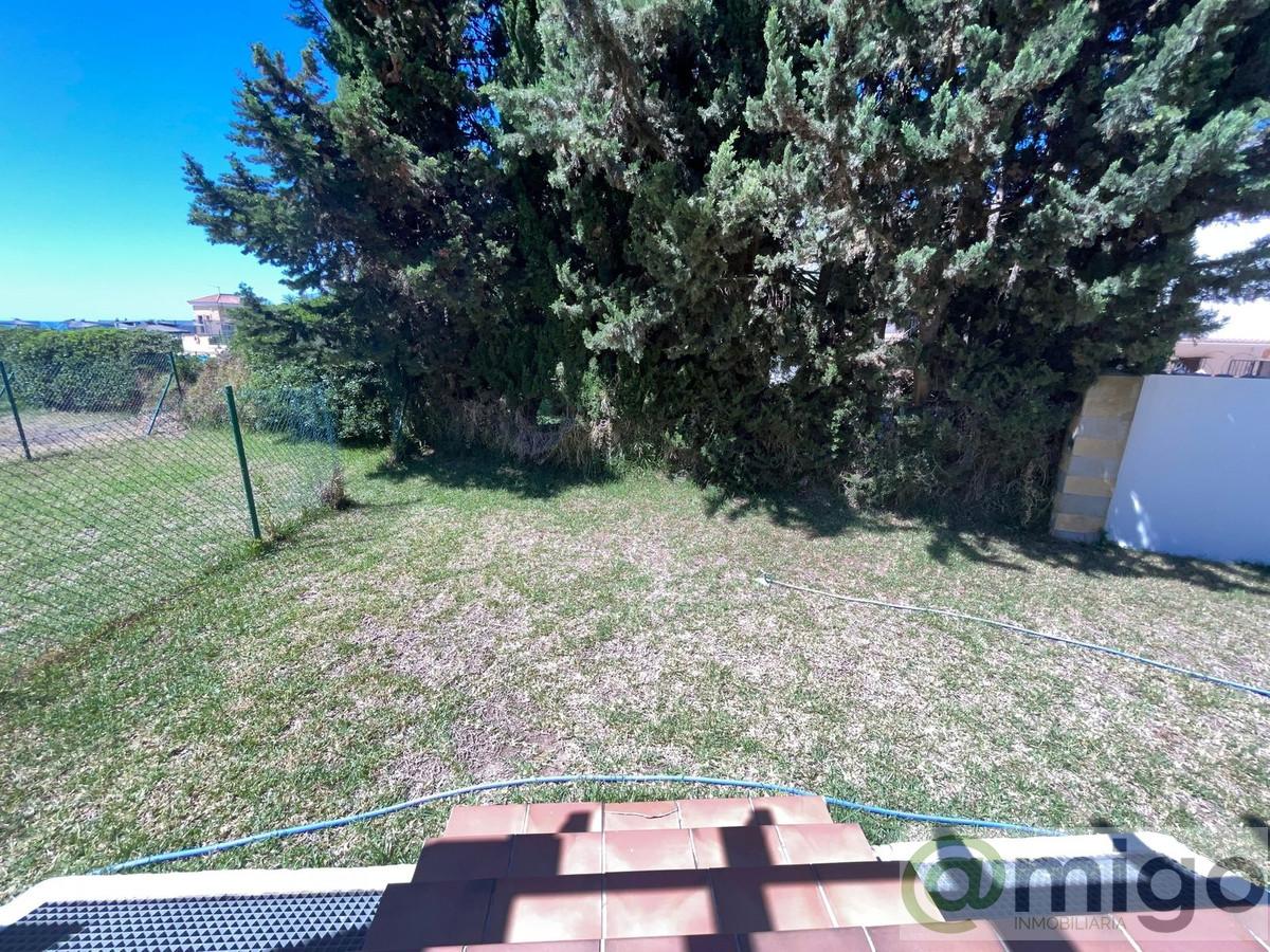 For sale of villa in Estepona