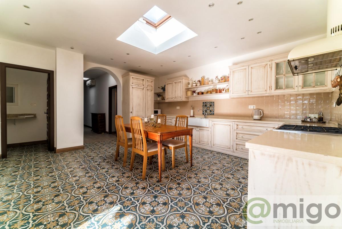 For sale of commercial in Estepona
