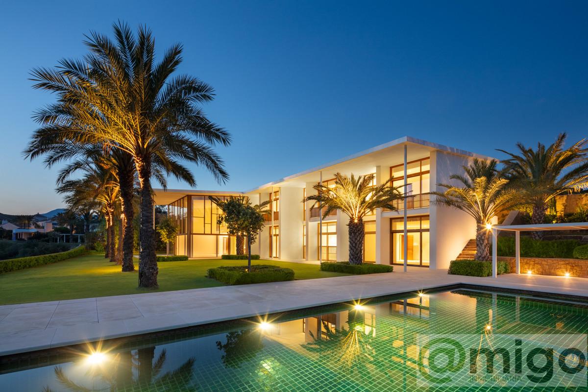 Venta de villa en Casares