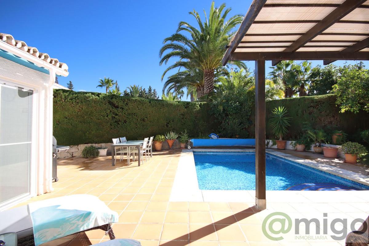 Venta de villa en Calahonda