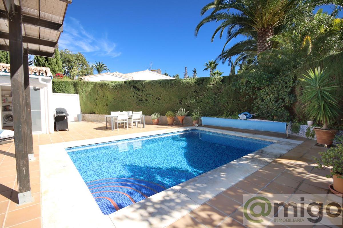 Venta de villa en Calahonda