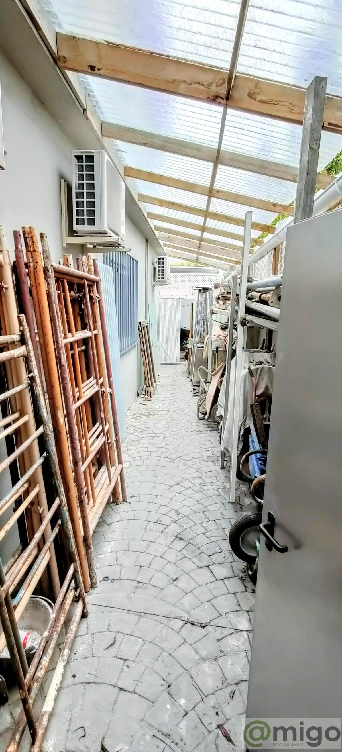 For sale of commercial in Marbella