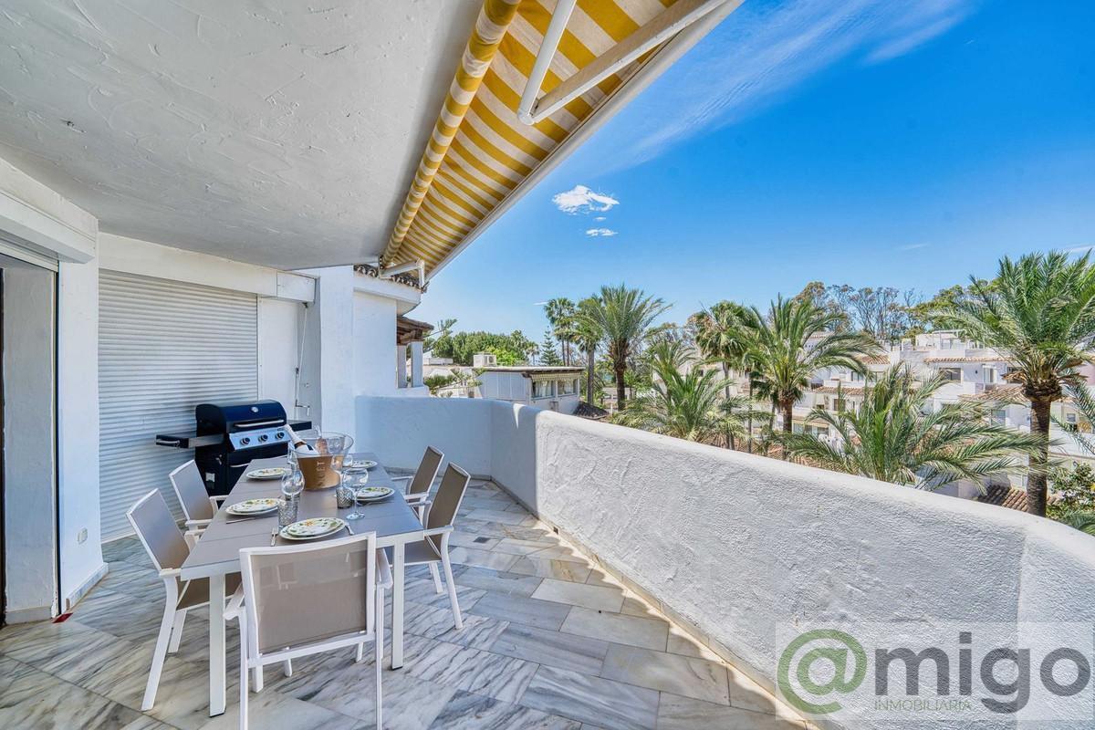 For sale of penthouse in Marbella