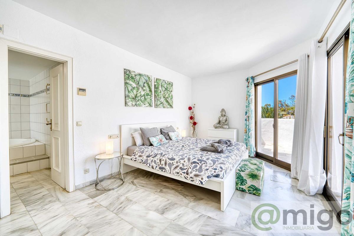 For sale of penthouse in Marbella