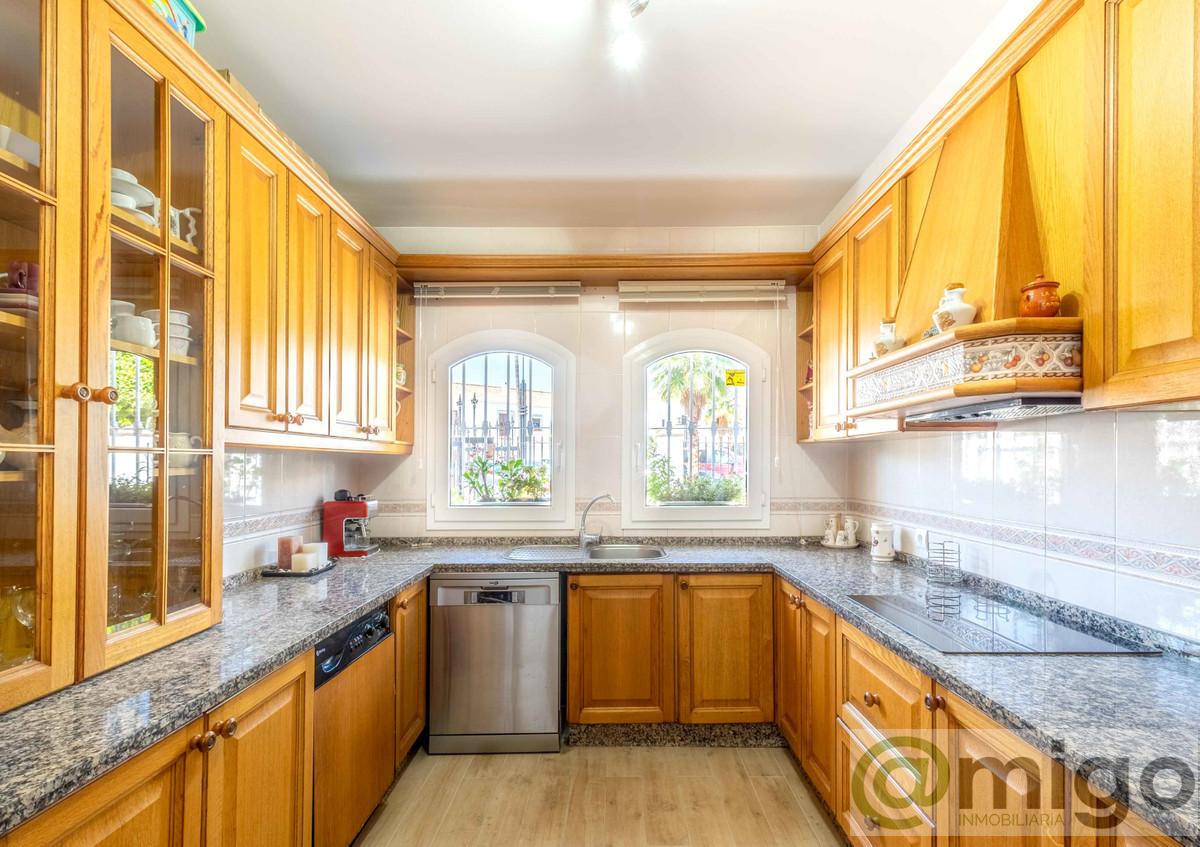 For sale of villa in Fuengirola