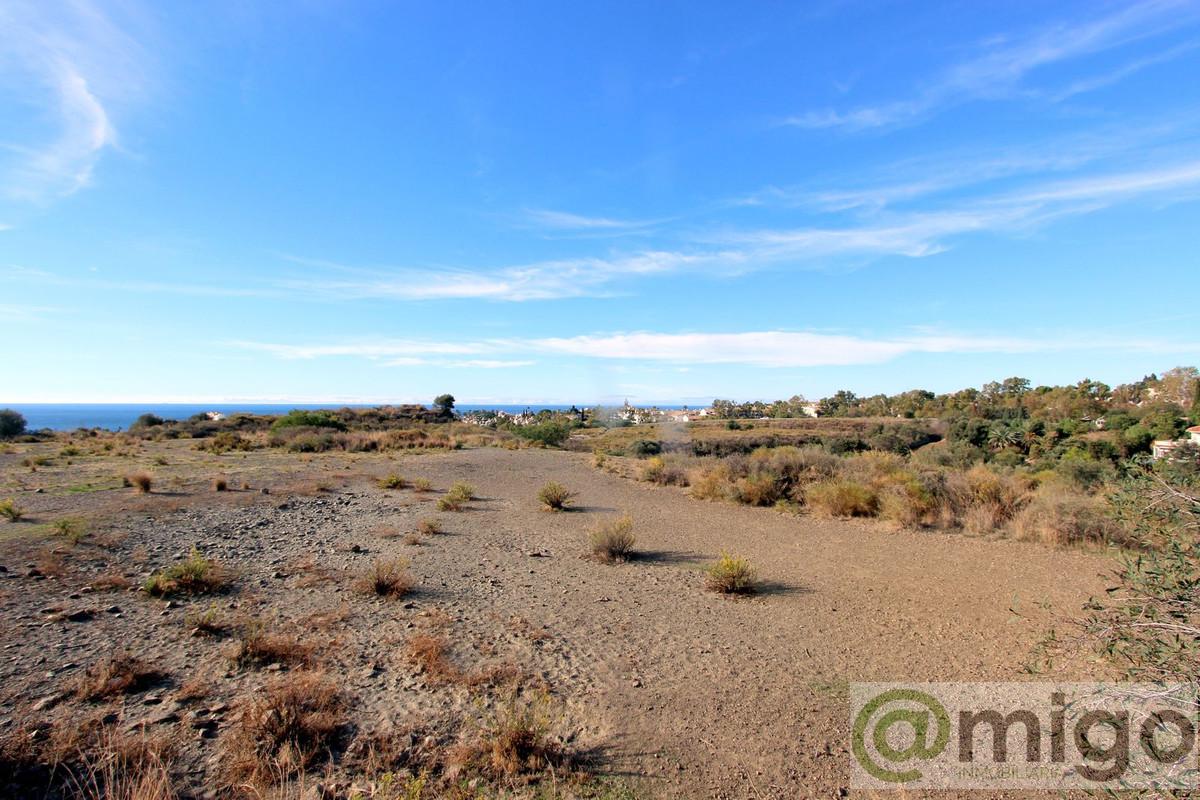 Venta de terreno en Calahonda