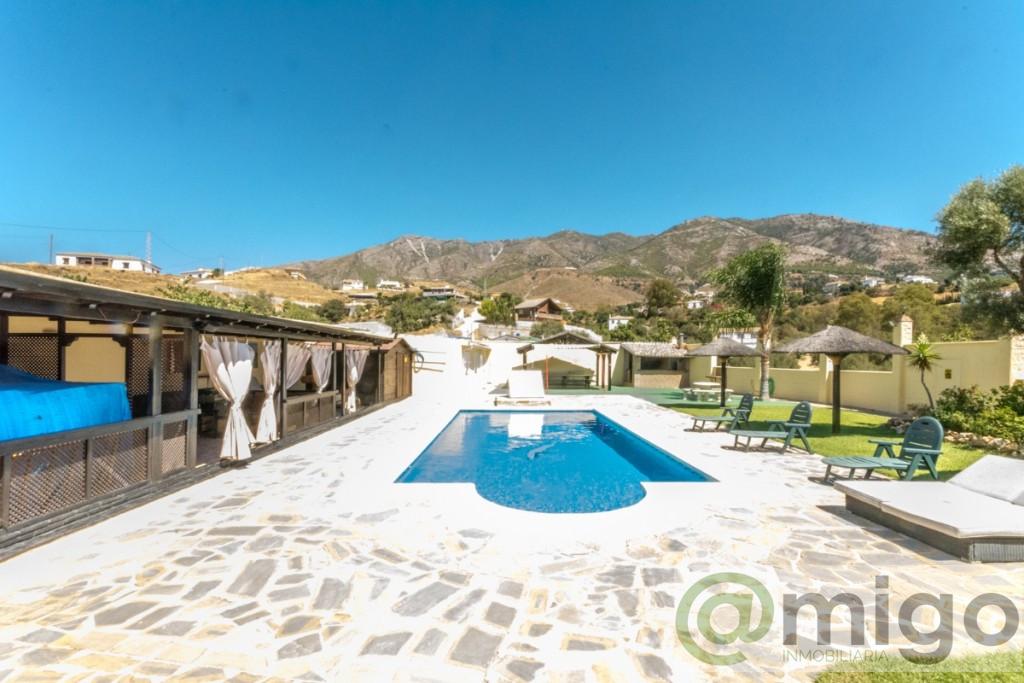 For sale of villa in Mijas Costa